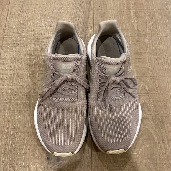 Adidas running shoes - Picture 2 of 4